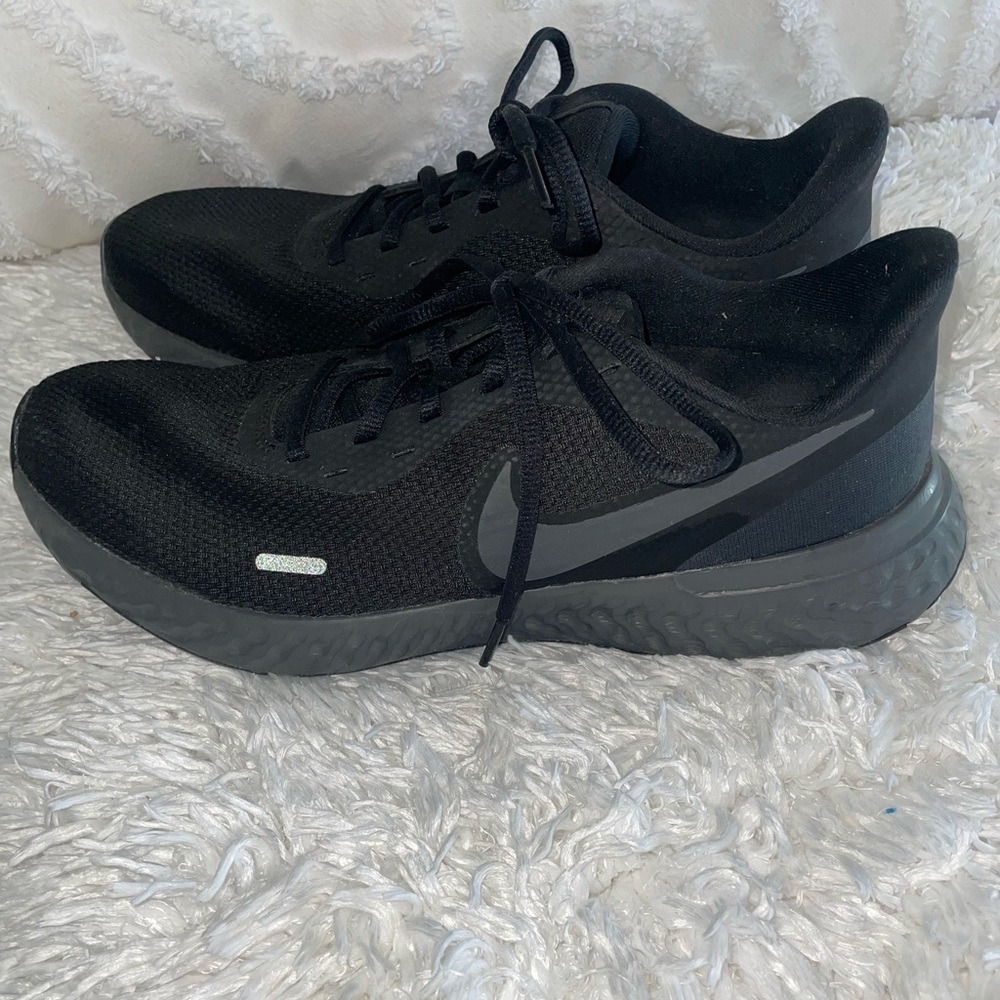 NIKE Women React Running Tennis Shoes size 11